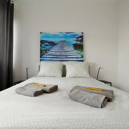 Amik Apartament-Night View Вроцлав Екстериор снимка