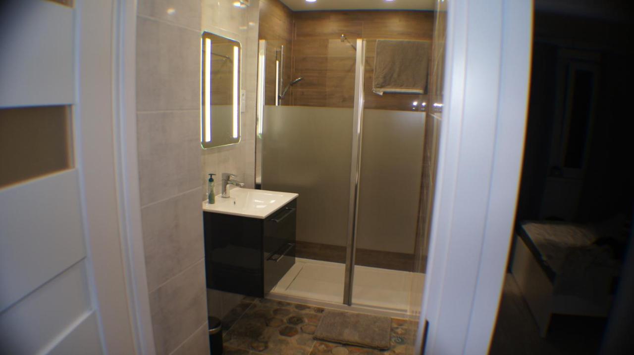 Amik Apartament-Night View Вроцлав Екстериор снимка