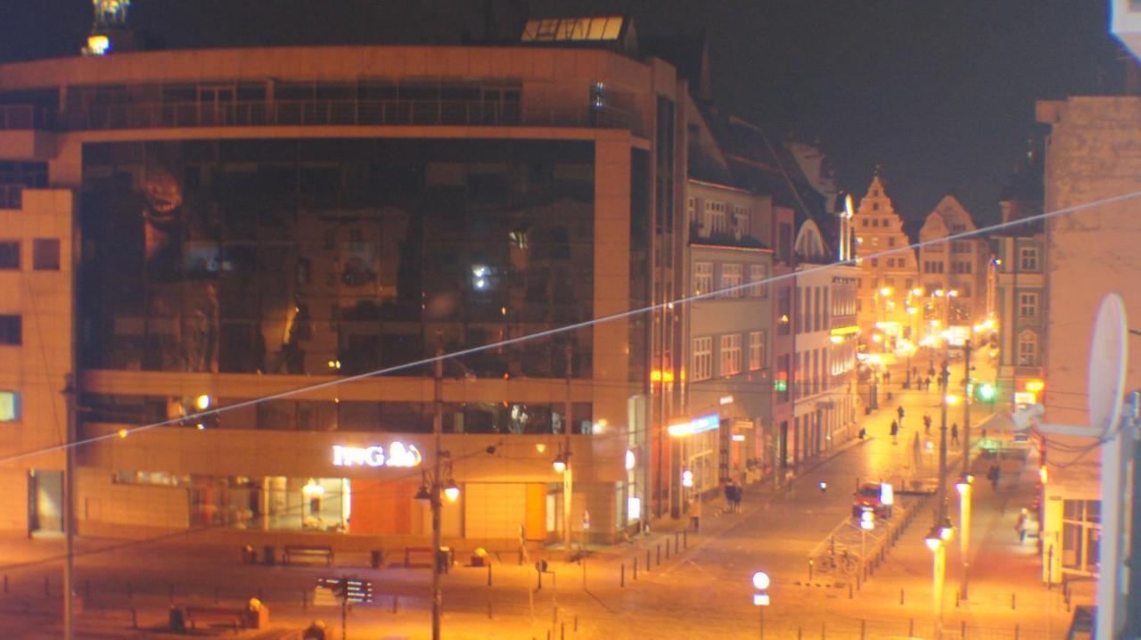 Amik Apartament-Night View Вроцлав Екстериор снимка